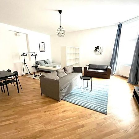 Brand New & Spacious Apartment In The City Centre เวียนนา ภายนอก รูปภาพ