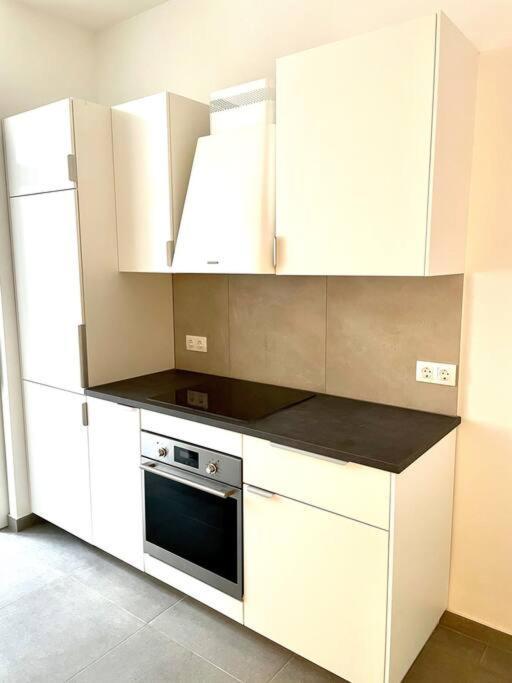 Brand New & Spacious Apartment In The City Centre เวียนนา ภายนอก รูปภาพ