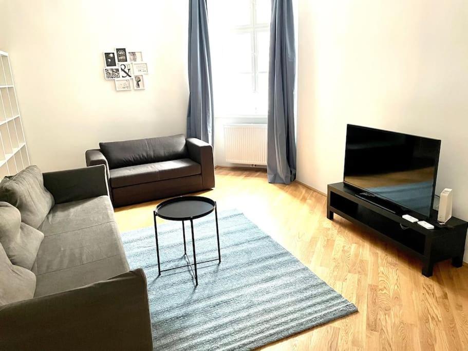 Brand New & Spacious Apartment In The City Centre เวียนนา ภายนอก รูปภาพ